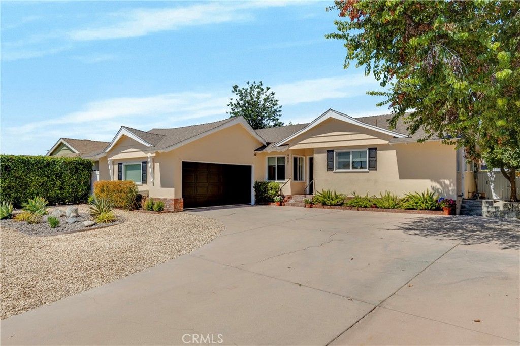 Image 2 of property listing at 9001 Debra Avenue, North Hills, CA 91343