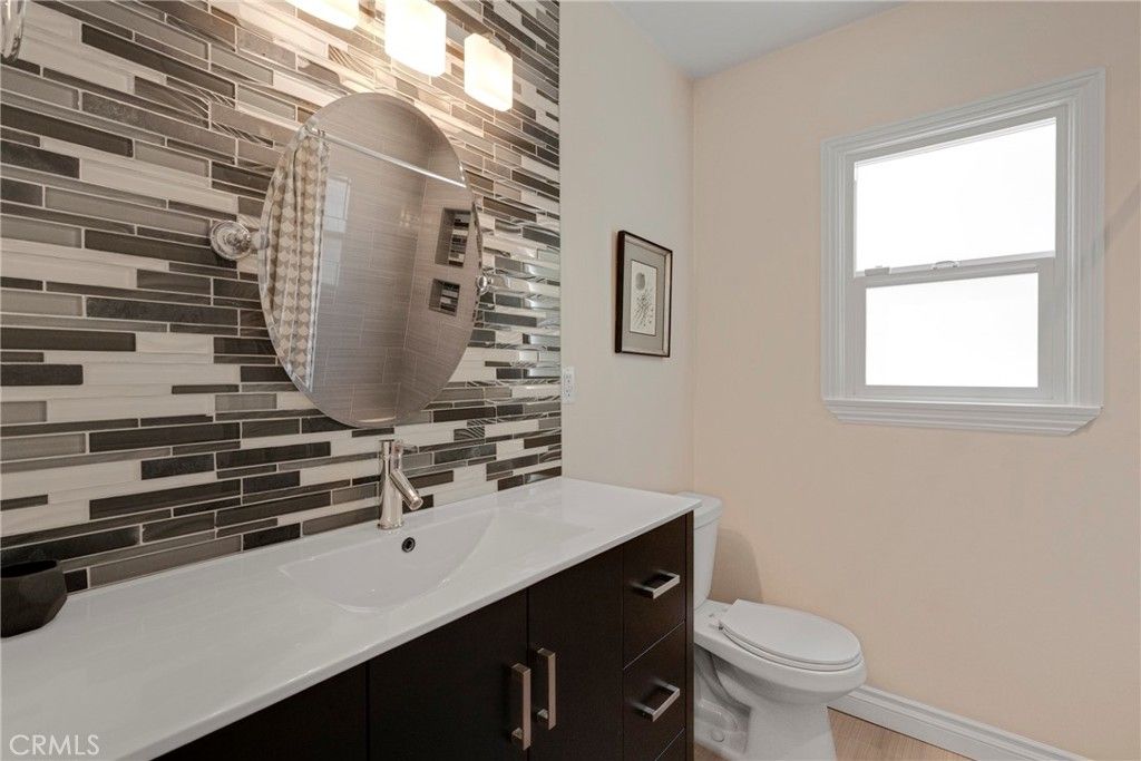 Image 21 of property listing at 9001 Debra Avenue, North Hills, CA 91343
