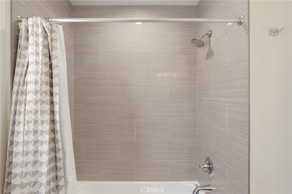 Image 22 of property listing at 9001 Debra Avenue, North Hills, CA 91343
