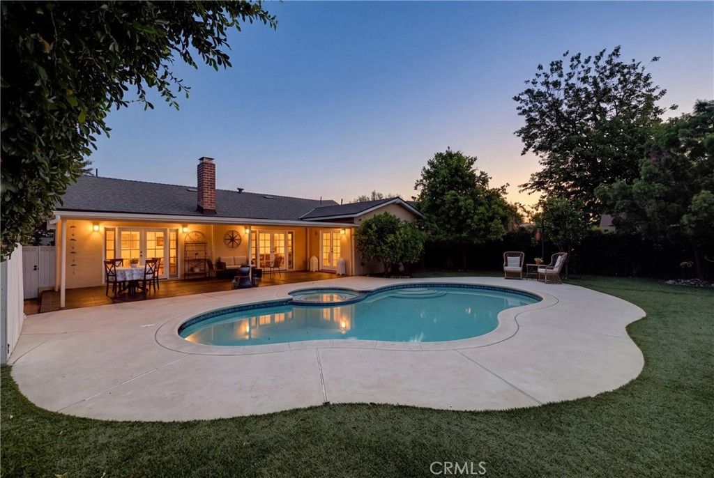 Image 3 of property listing at 9001 Debra Avenue, North Hills, CA 91343