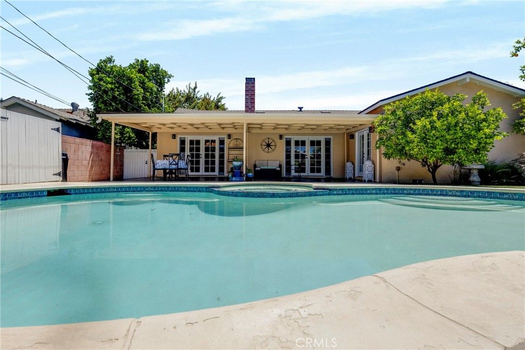 Image 34 of property listing at 9001 Debra Avenue, North Hills, CA 91343