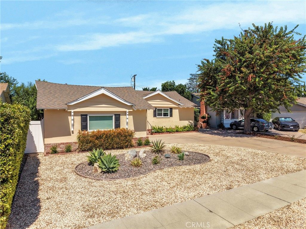 Image 38 of property listing at 9001 Debra Avenue, North Hills, CA 91343