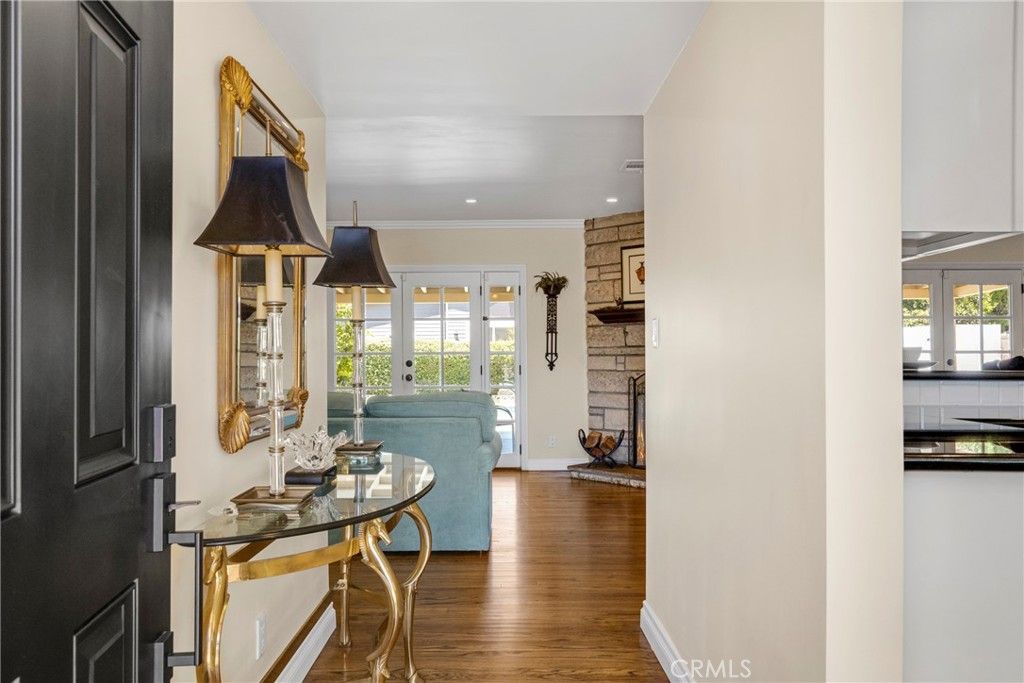 Image 5 of property listing at 9001 Debra Avenue, North Hills, CA 91343