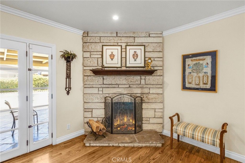 Image 7 of property listing at 9001 Debra Avenue, North Hills, CA 91343
