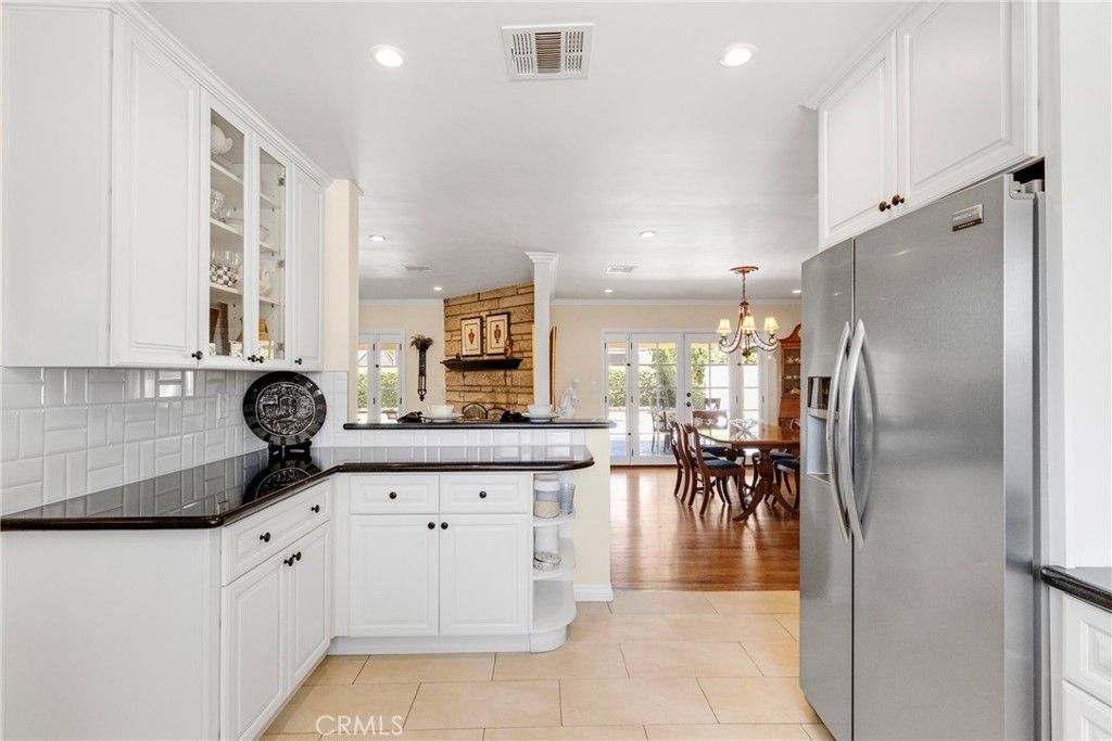 Image 8 of property listing at 9001 Debra Avenue, North Hills, CA 91343
