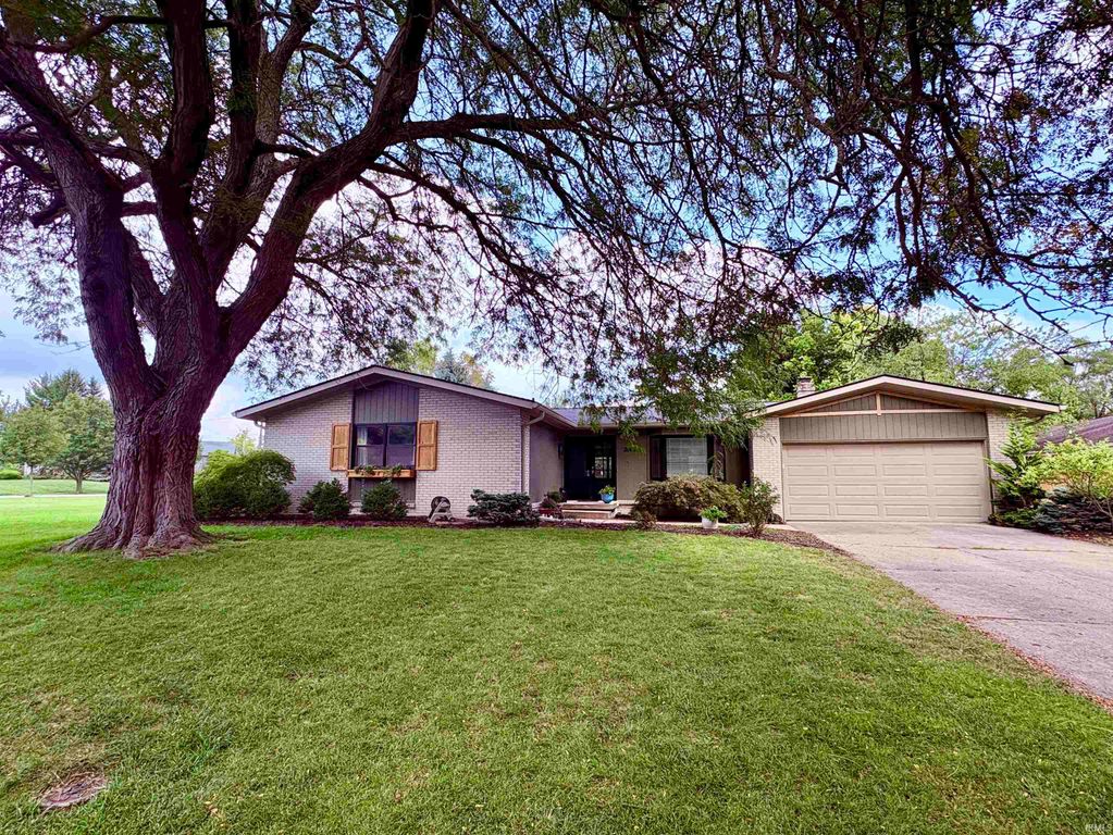 2306 Carmel Drive, West Lafayette, IN 47906