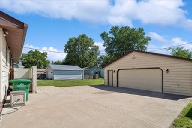 1207 4th Avenue SE, Altoona, IA 50009
