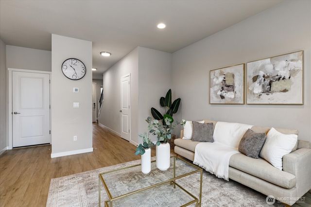 280 SW Ballast Way, Oak Harbor, WA 98277