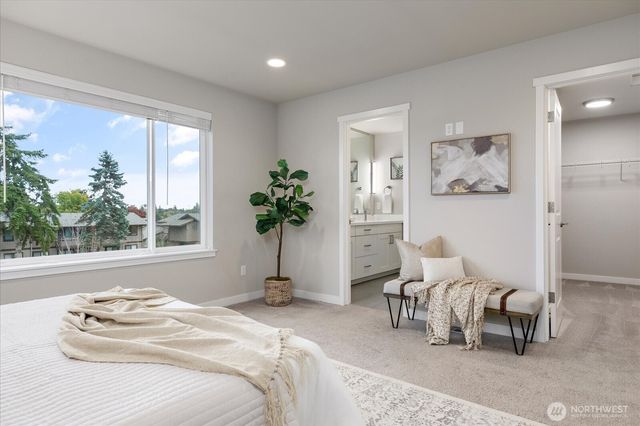 280 SW Ballast Way, Oak Harbor, WA 98277