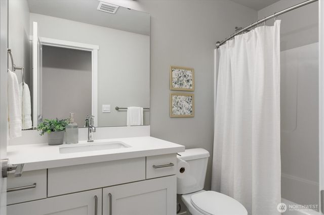 280 SW Ballast Way, Oak Harbor, WA 98277