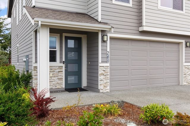 280 SW Ballast Way, Oak Harbor, WA 98277