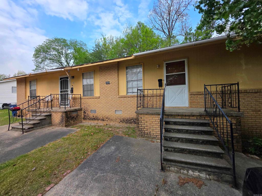 2104 Virginia Dr, North Little Rock, AR 72118
