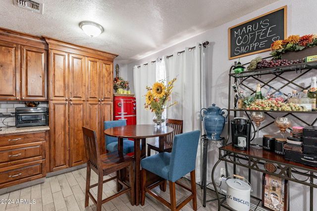 2022 W ASTER Drive, Phoenix, AZ 85029