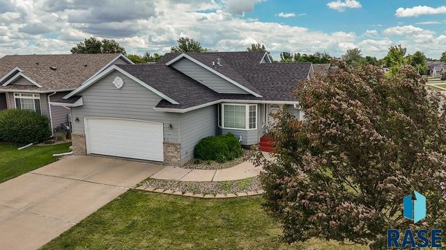 7425 W 52nd St Street, Sioux Falls, SD 57106