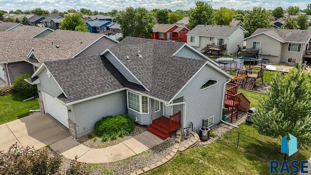 7425 W 52nd St Street, Sioux Falls, SD 57106