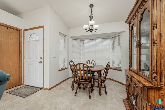 7425 W 52nd St Street, Sioux Falls, SD 57106