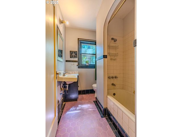 3230 Se 118TH Ave, Portland, OR 97266