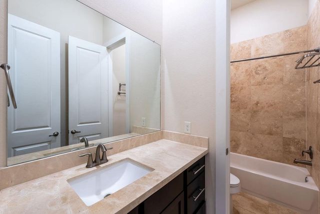 94 N Hutcheson Street, Houston, TX 77003