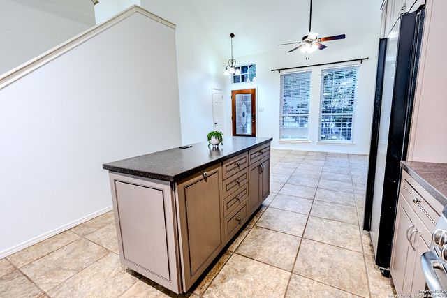 4 Aubrey Ct, San Antonio, TX 78216