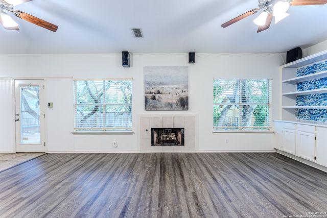 4 Aubrey Ct, San Antonio, TX 78216