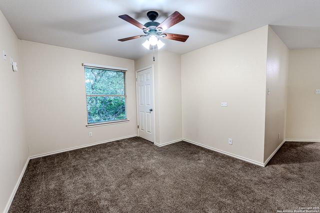 4 Aubrey Ct, San Antonio, TX 78216