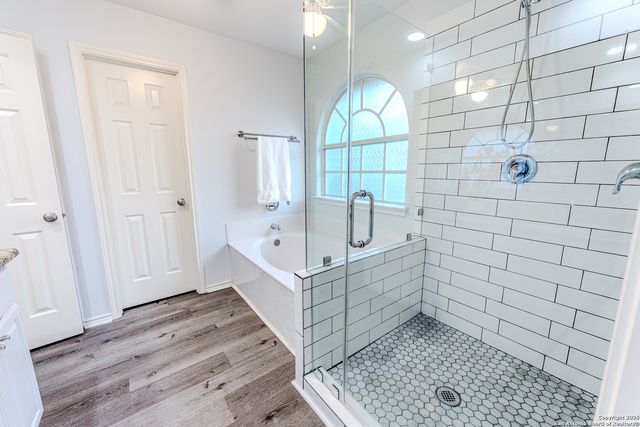 4 Aubrey Ct, San Antonio, TX 78216