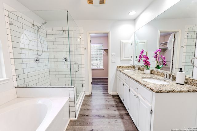 4 Aubrey Ct, San Antonio, TX 78216