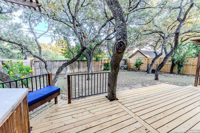 4 Aubrey Ct, San Antonio, TX 78216