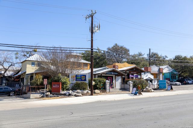 4 Aubrey Ct, San Antonio, TX 78216