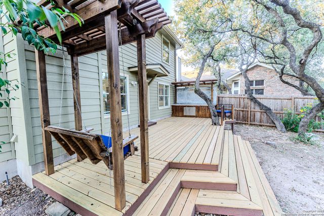 4 Aubrey Ct, San Antonio, TX 78216