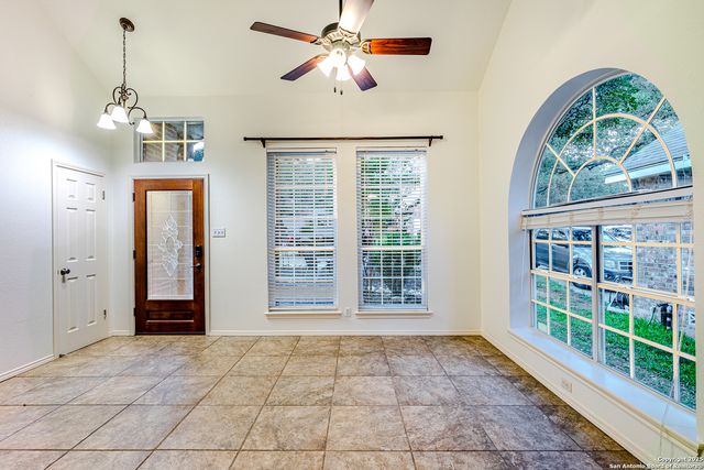 4 Aubrey Ct, San Antonio, TX 78216