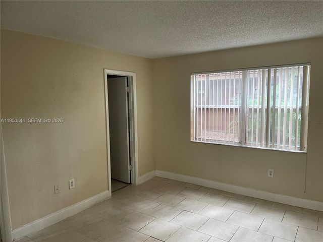 4235 N University Dr 107, Sunrise, FL 33351