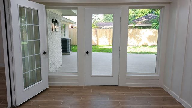 2301 Morning Drive, Baytown, TX 77520