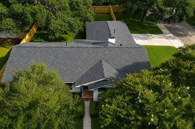 2301 Morning Drive, Baytown, TX 77520
