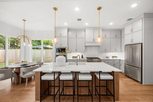 7118 Schiller Street, Houston, TX 77055