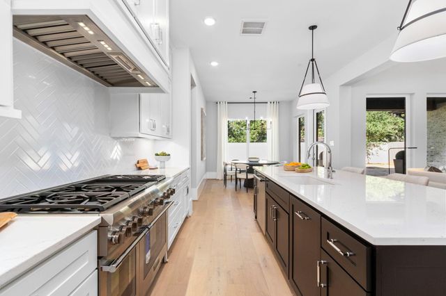 7118 Schiller Street, Houston, TX 77055