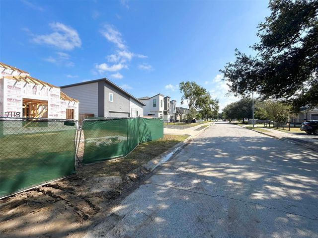7118 Schiller Street, Houston, TX 77055