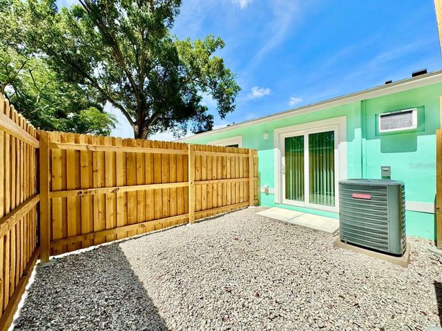 4306 PORPOISE DRIVE B, Tampa, FL 33617