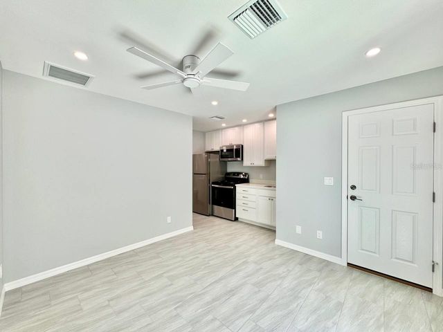 4306 PORPOISE DRIVE B, Tampa, FL 33617