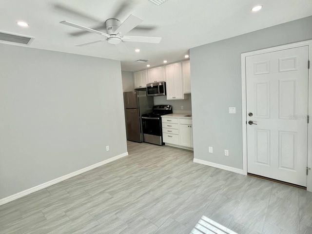 4306 PORPOISE DRIVE B, Tampa, FL 33617