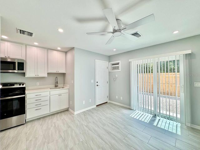 4306 PORPOISE DRIVE B, Tampa, FL 33617
