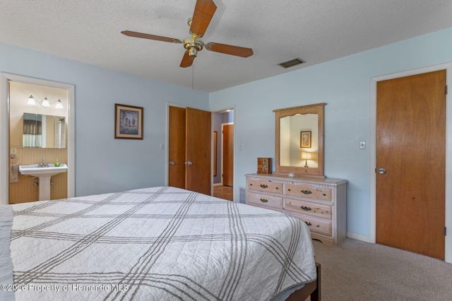 7484 Redbud Lane, Brooksville, FL 34601