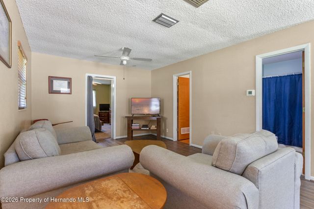 7484 Redbud Lane, Brooksville, FL 34601