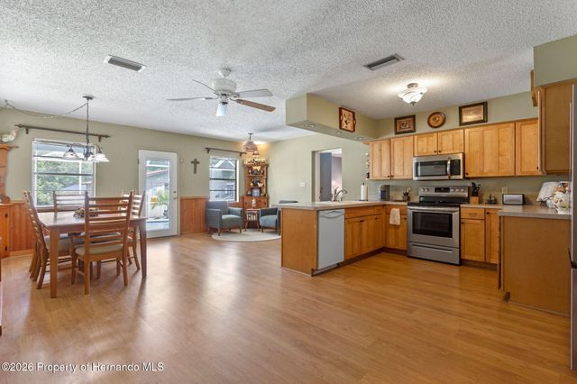 7484 Redbud Lane, Brooksville, FL 34601