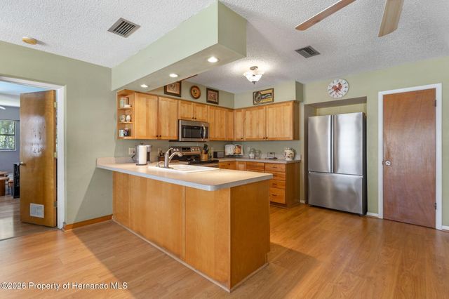 7484 Redbud Lane, Brooksville, FL 34601