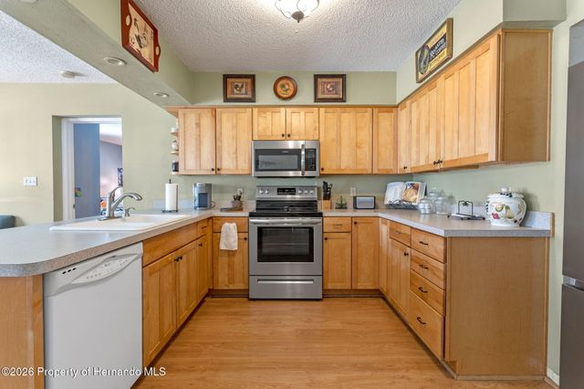 7484 Redbud Lane, Brooksville, FL 34601