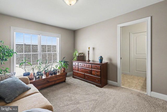 3 JAMESTOWN SQ, Mechanicsburg, PA 17050