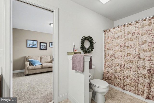 3 JAMESTOWN SQ, Mechanicsburg, PA 17050