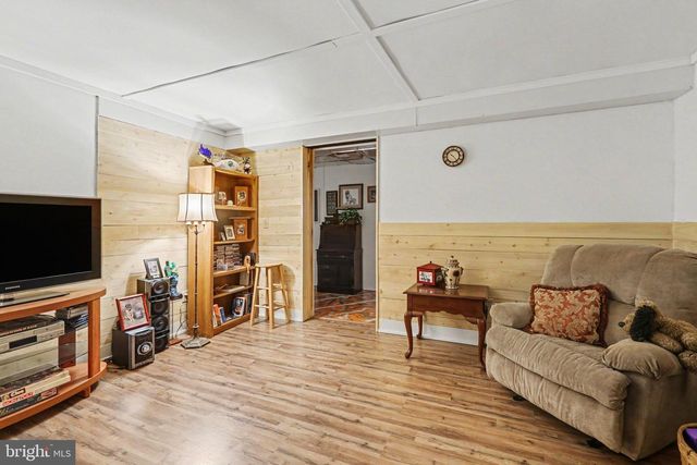 3 JAMESTOWN SQ, Mechanicsburg, PA 17050