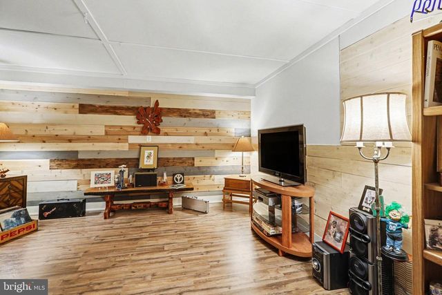 3 JAMESTOWN SQ, Mechanicsburg, PA 17050